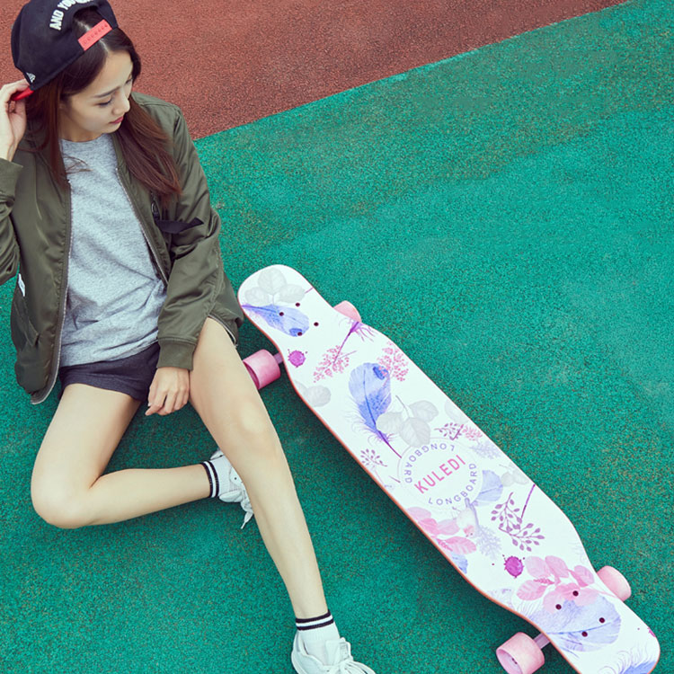 Pliați 4 roți skateboard -uri inteligente electrice